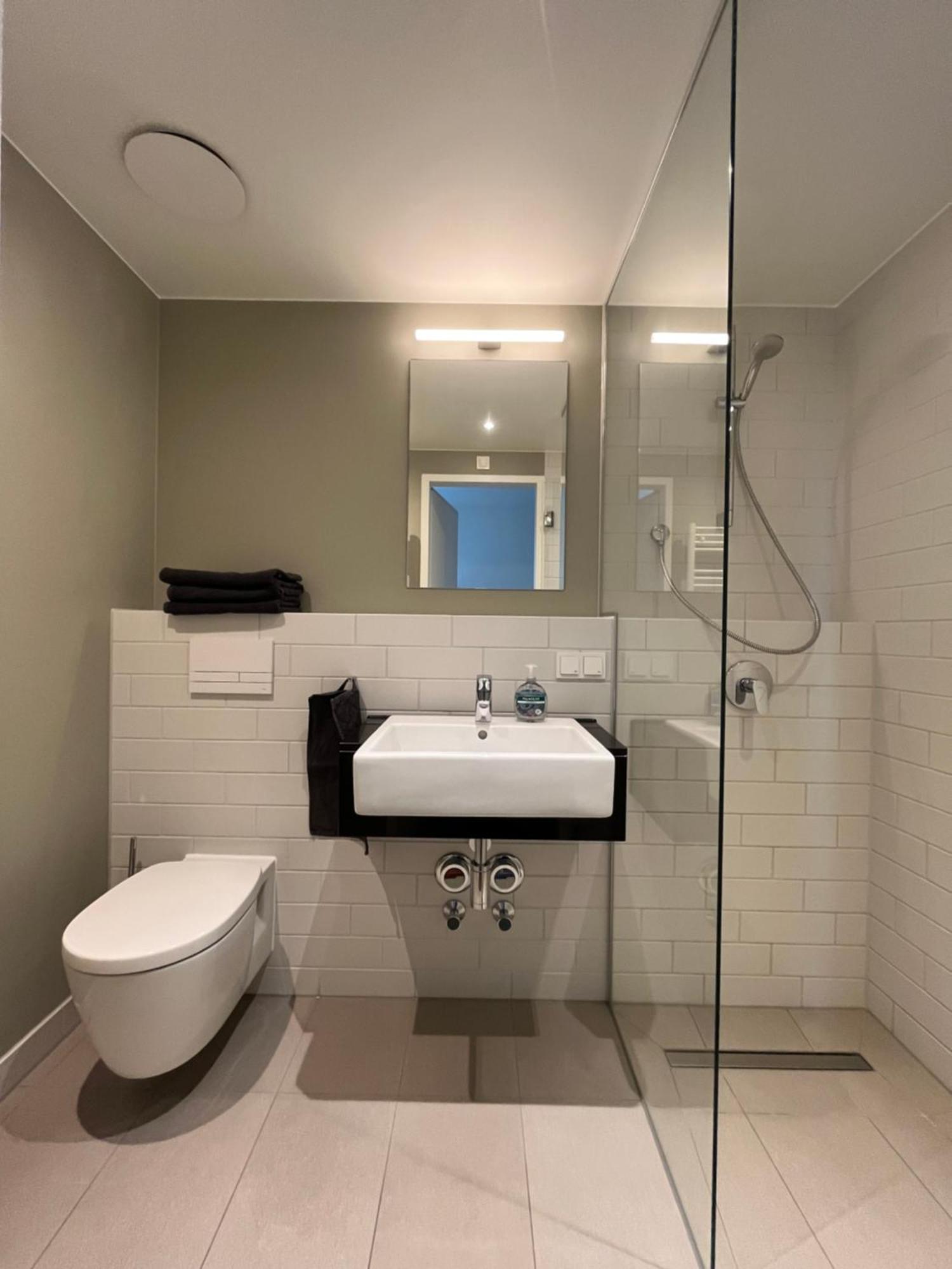 Studio Apartment Uber Den Wolken Berlin Exteriör bild